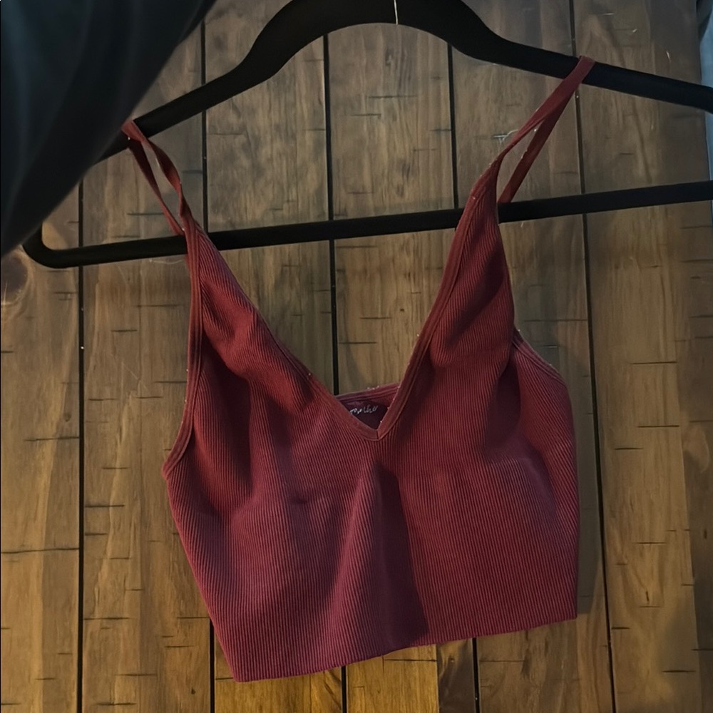 Women's Ribbed V-Neck Crop Top - Red